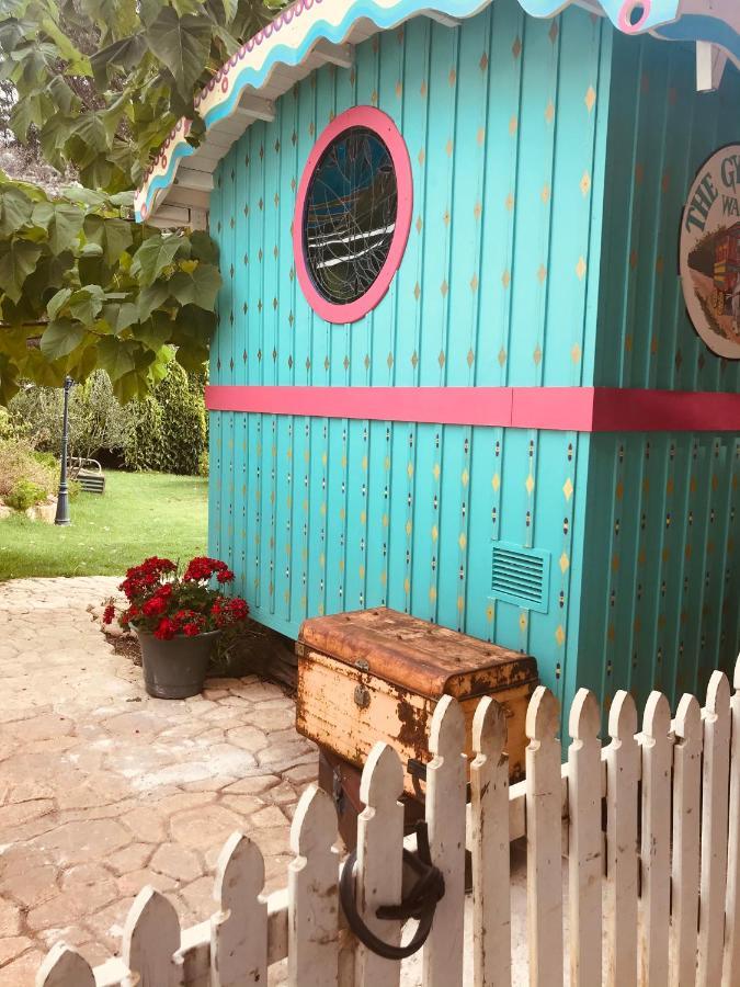 Апартаменты The Gypsy Rose Wagon Балингап Экстерьер фото
