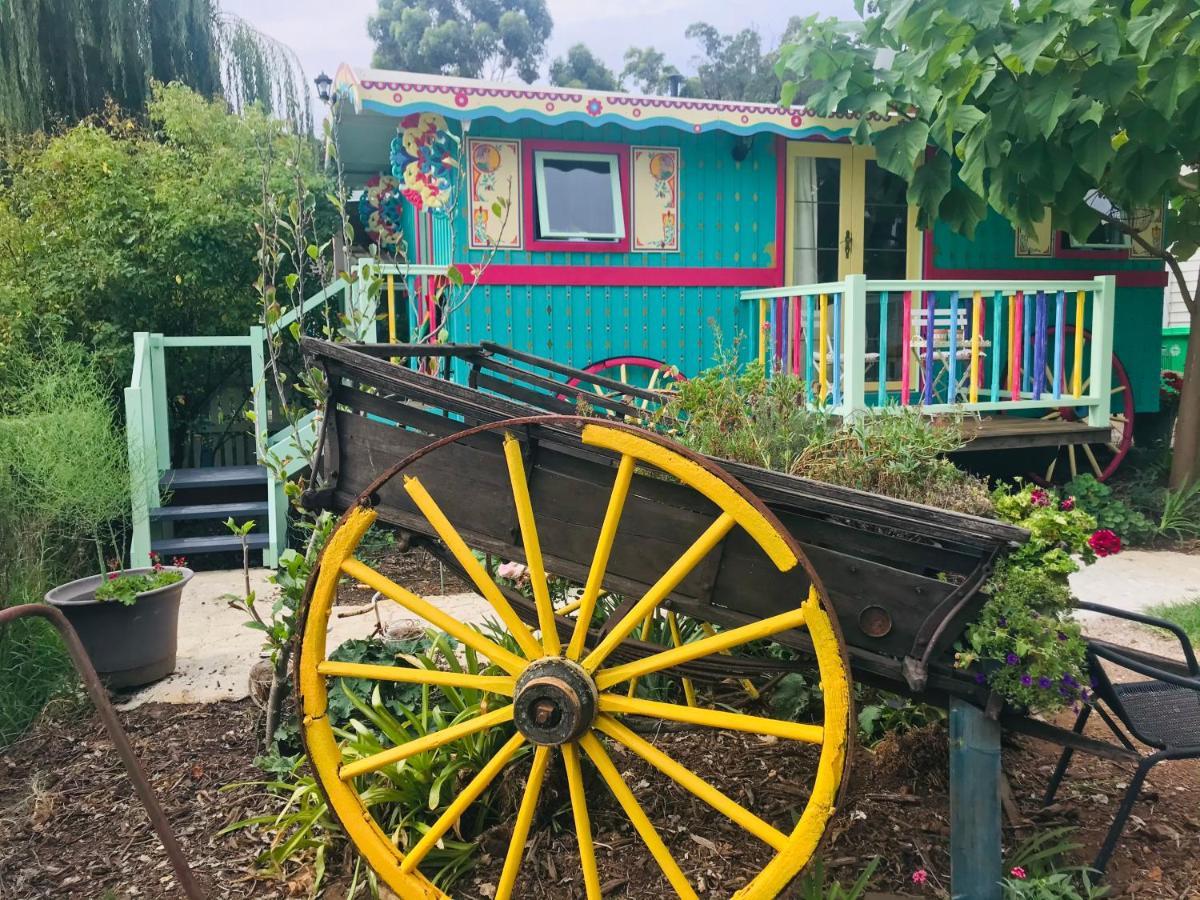 Апартаменты The Gypsy Rose Wagon Балингап Экстерьер фото